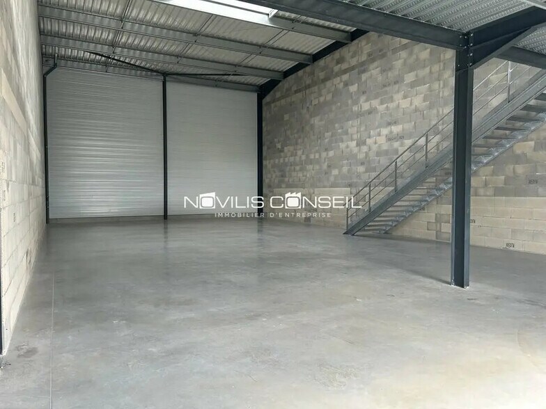 Local d'activités dans Montauban à vendre - Photo de l’immeuble – Image 2 sur 13
