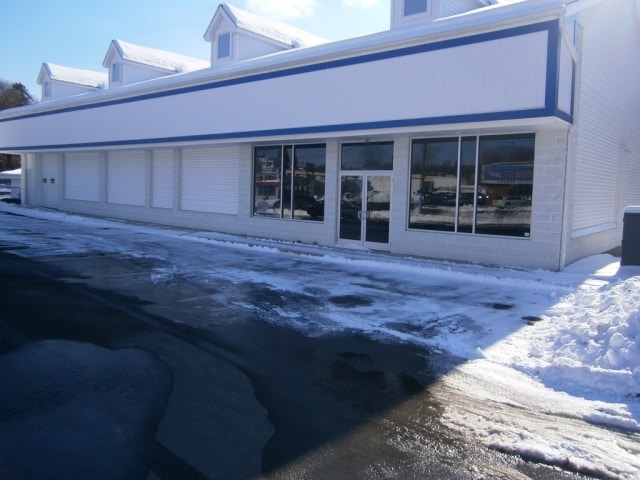 158 Manor Ave & 105 Meriden Rd portefeuille de 3 biens à vendre sur LoopNet.fr - Photo principale – Image 1 sur 4