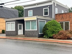 451 Lake Ave, Saint James, NY à louer Photo intérieure– Image 1 sur 11