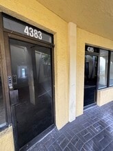 4373-4399 N University Dr, Fort Lauderdale, FL à louer Photo intérieure– Image 1 sur 4