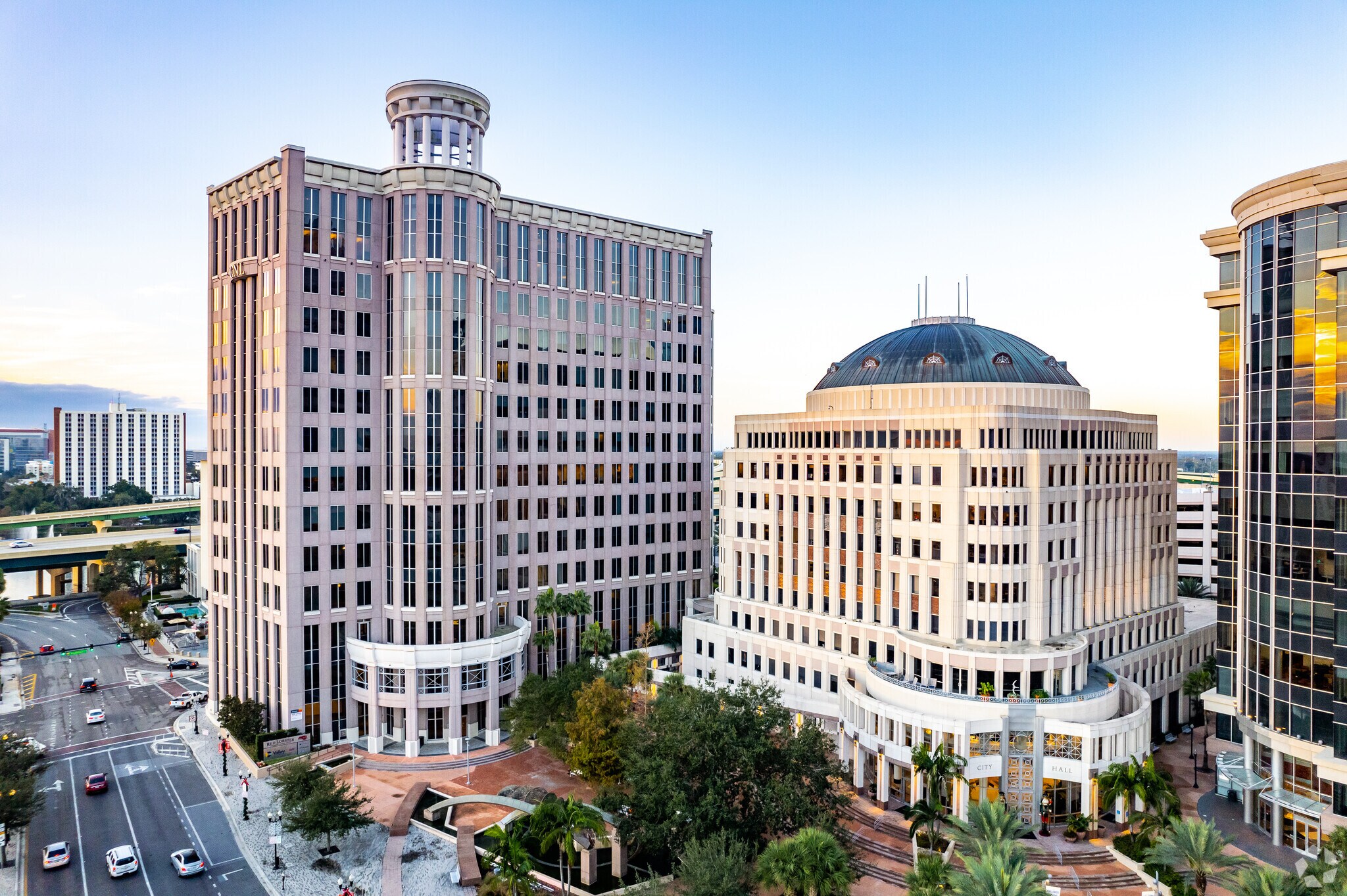 450 S Orange Ave, Orlando, FL à louer Photo principale– Image 1 sur 11