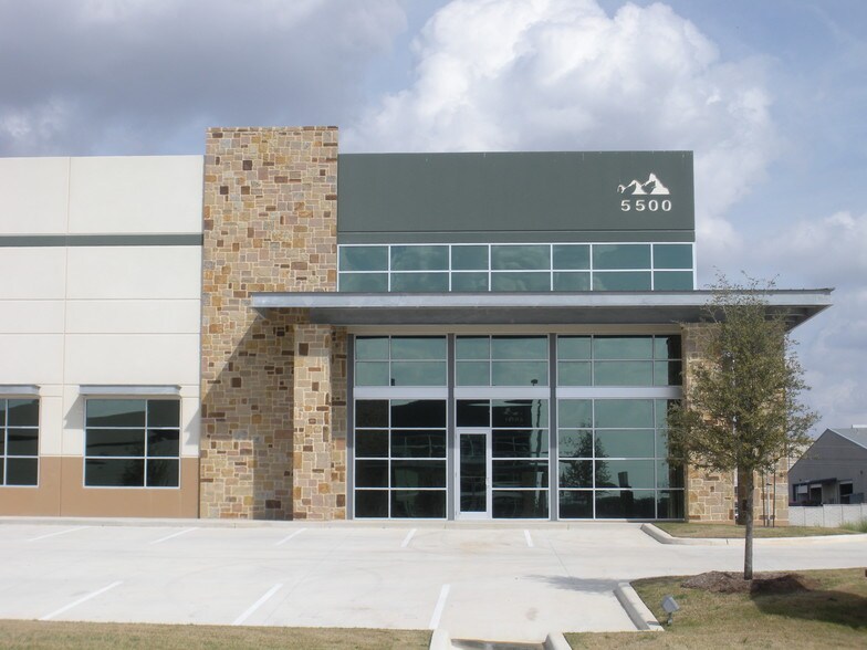 5500 Mid Cities, Schertz, TX à louer - Photo de l’immeuble – Image 2 sur 6