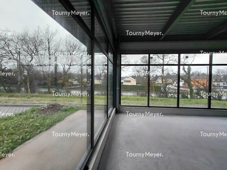 Local d’activités dans Treillières à louer - Photo de l’immeuble – Image 3 sur 7