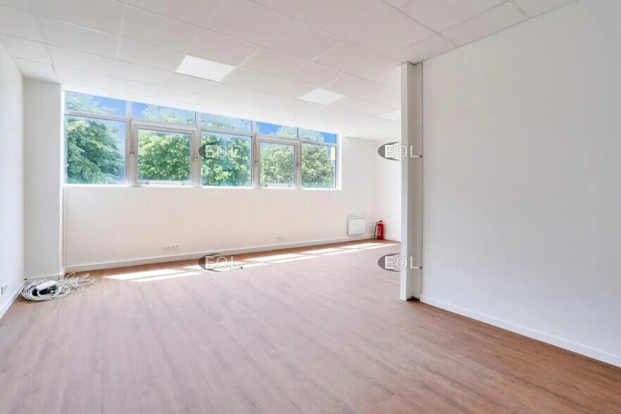 24 Avenue Des Bethunes, SAINT-OUEN-L'AUMONE à louer - Photo de l’immeuble – Image 3 sur 4