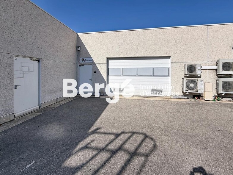 460 Avenue De La Quiera, Mouans-Sartoux à louer - Photo de l’immeuble – Image 1 sur 7