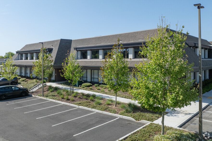 2135 Butano Dr, Sacramento, CA à louer - Photo de l’immeuble – Image 3 sur 8