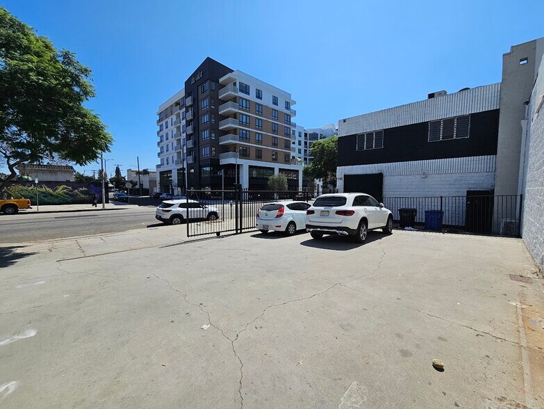 1333 S Hill St, Los Angeles, CA à louer - Photo de l’immeuble – Image 3 sur 11