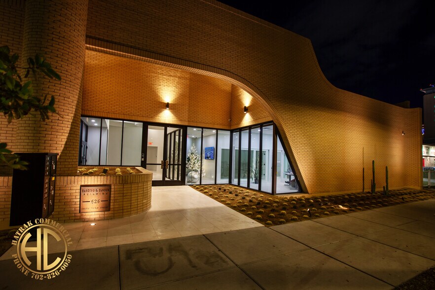 626 S 3rd St, Las Vegas, NV à vendre - Photo de l’immeuble – Image 3 sur 30