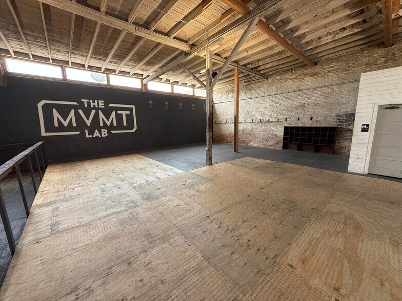 109 W Walnut St, Denton, TX à louer - Photo de l’immeuble – Image 2 sur 6