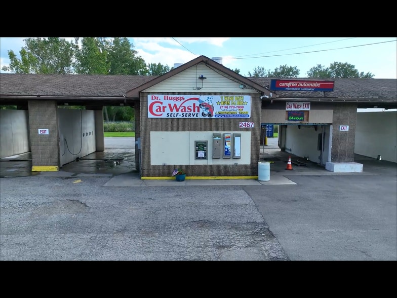 2467 Clinton St, West Seneca, NY à vendre - Photo principale – Image 1 sur 12