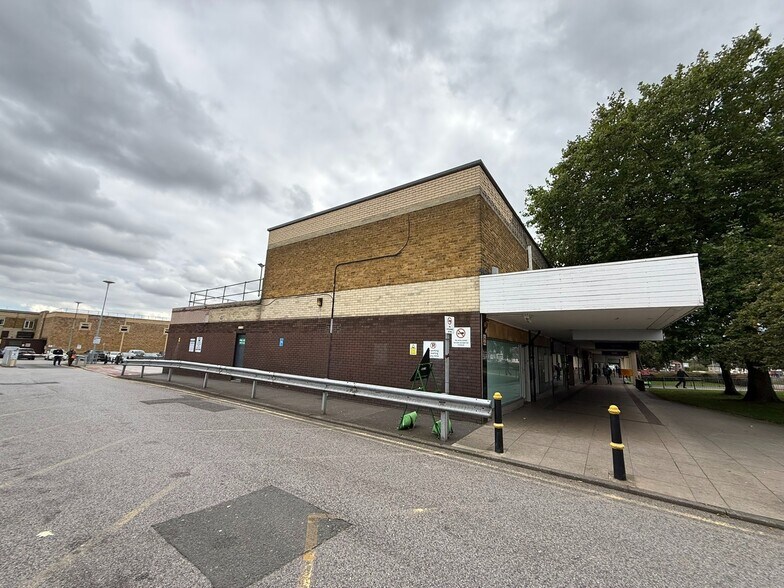 Crossgates, Leeds à louer - Photo de l’immeuble – Image 2 sur 3