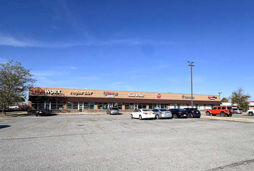 1702 S Walton Blvd, Bentonville, AR à louer - Photo de l’immeuble – Image 2 sur 4