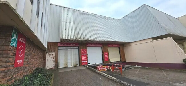 Plus de détails pour 20 Rue Des Marronniers, L'HAY-LES-ROSES - Local d'activités à louer