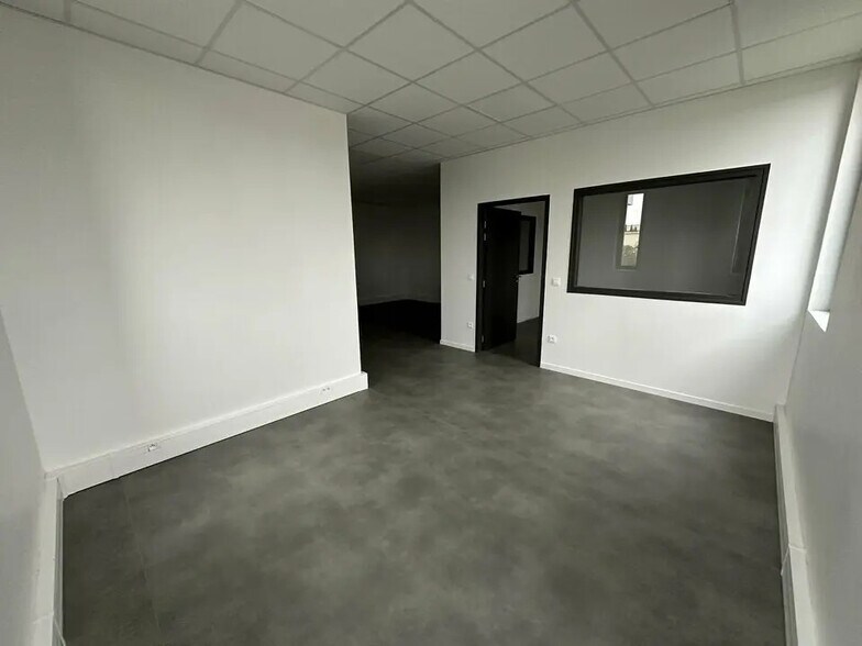 Bureau dans Bezannes à louer - Photo de l’immeuble – Image 3 sur 9