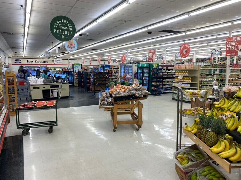 Piggly Wiggly Grocery Investment portefeuille de 7 biens à vendre sur LoopNet.fr - Photo de l’immeuble – Image 3 sur 33