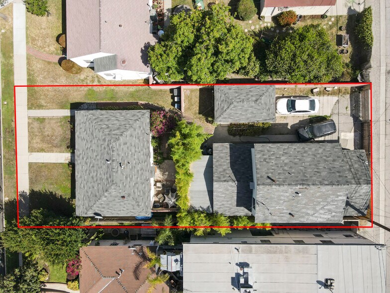 918 N Screenland Dr, Burbank, CA à vendre - Photo de l’immeuble – Image 2 sur 21