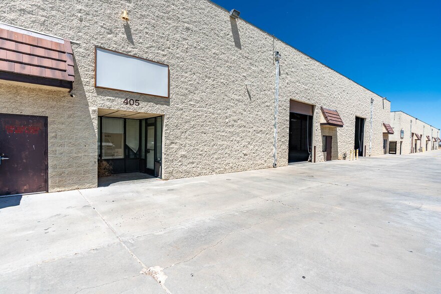 39360 3rd St E, Palmdale, CA à louer - Photo de l’immeuble – Image 2 sur 42