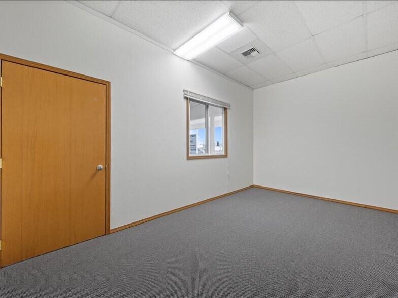 1626 W Broadway Ave, Moses Lake, WA à louer - Photo de l’immeuble – Image 3 sur 22