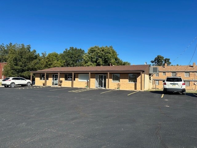 118 W Locust St, Independence, KS à vendre - Photo de l’immeuble – Image 1 sur 23