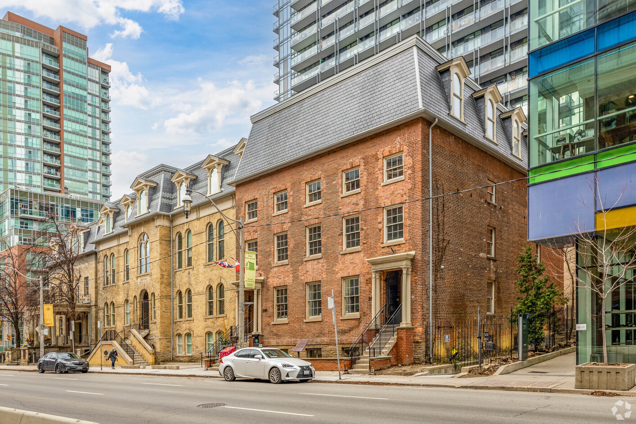 252-264 Adelaide St E, Toronto, ON à louer Photo de l’immeuble– Image 1 sur 6