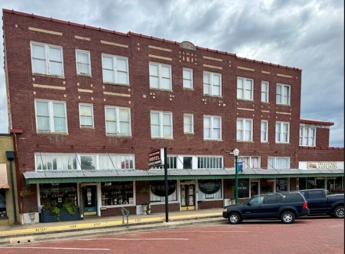 113 E Commerce St, Mineola, TX à louer Photo de l’immeuble– Image 1 sur 7