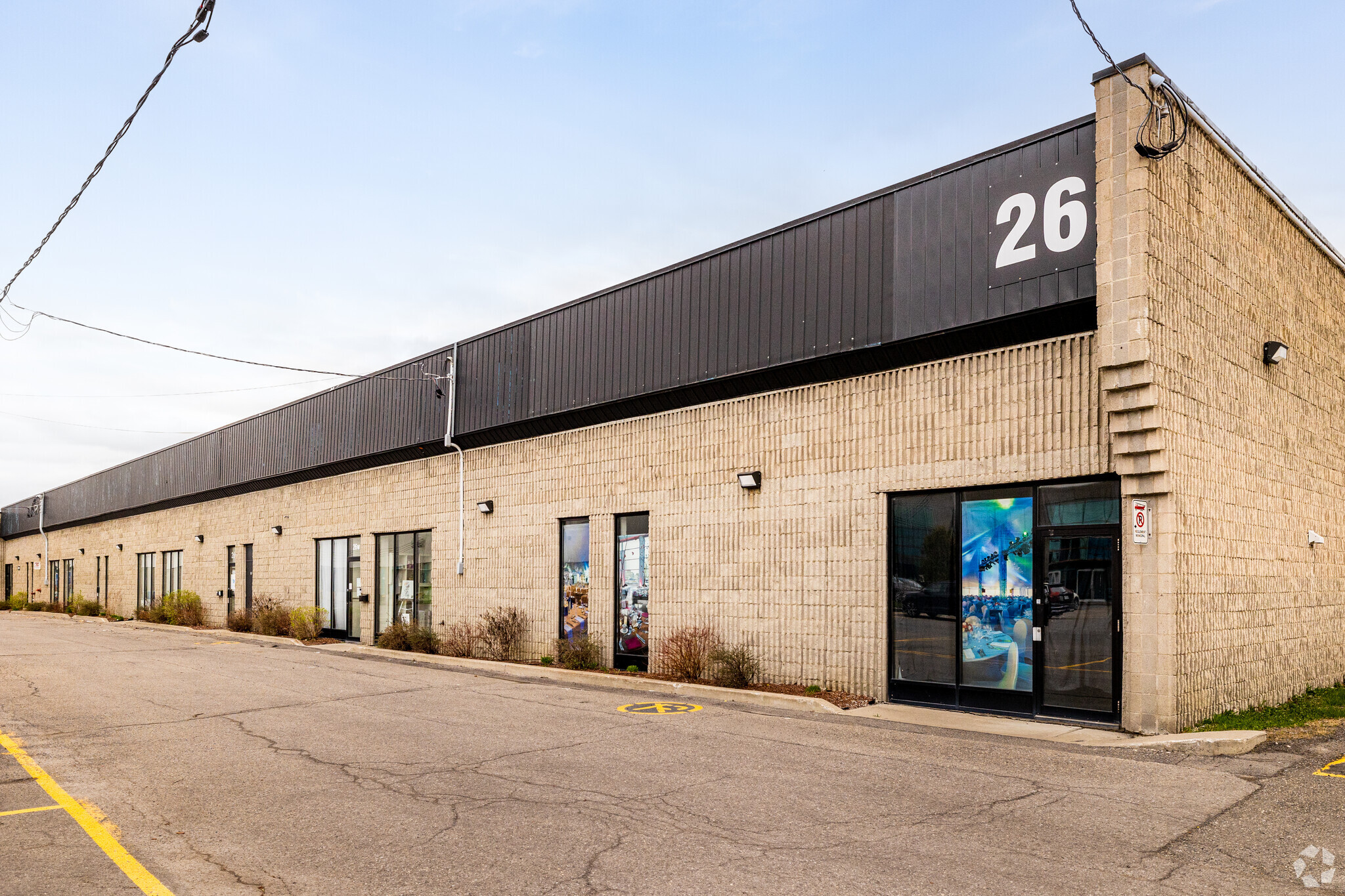 26 Boul Hymus, Pointe-claire, QC à louer Photo de l’immeuble– Image 1 sur 5