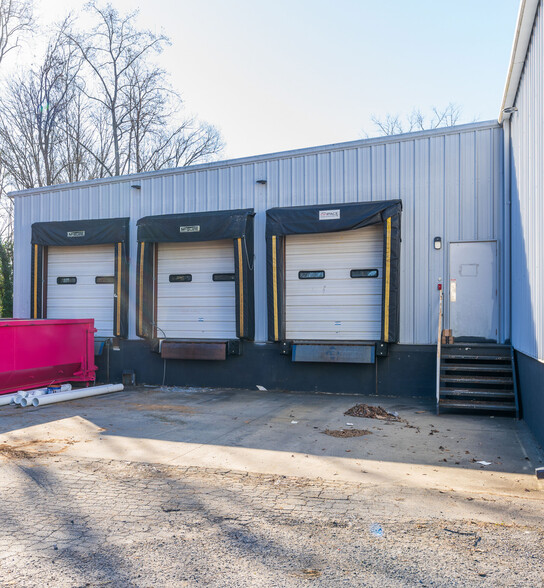 2719 Westport Rd, Charlotte, NC à louer - Photo de l’immeuble – Image 2 sur 5