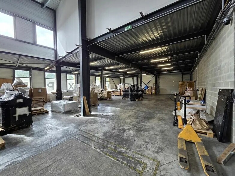 Local d’activités dans Tremblay-en-France à louer - Photo de l’immeuble – Image 3 sur 6