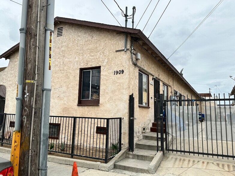 1909 Johnston St, Los Angeles, CA à vendre - Photo de l’immeuble – Image 2 sur 7