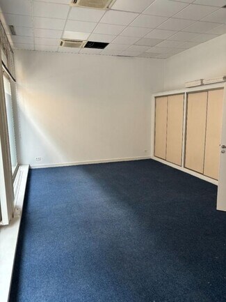 Plus de détails pour Bureau à vendre