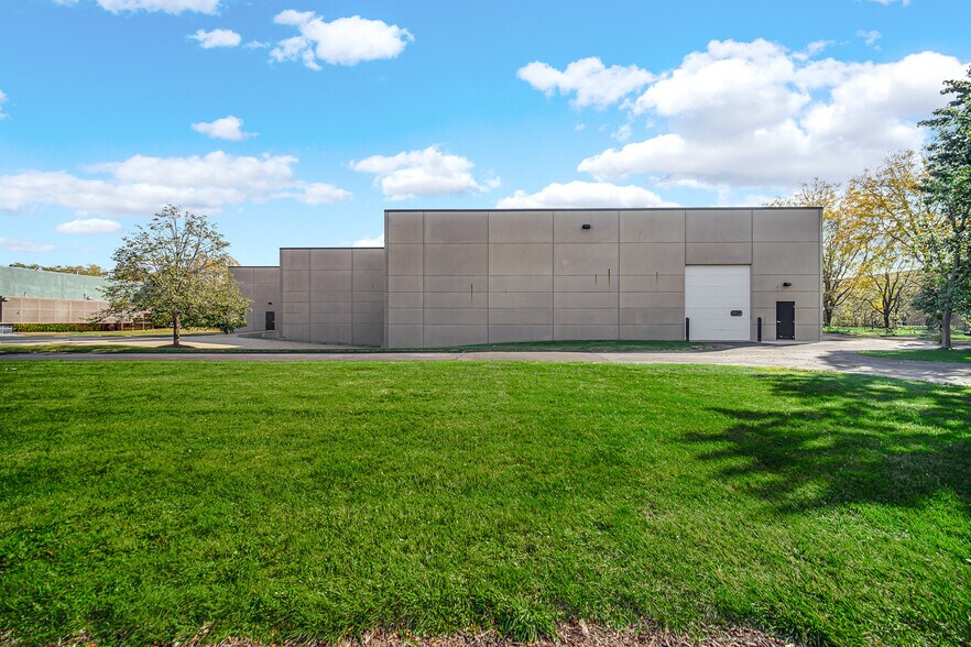 510 Exchange Ct, Aurora, IL à vendre - Photo de l’immeuble – Image 2 sur 5