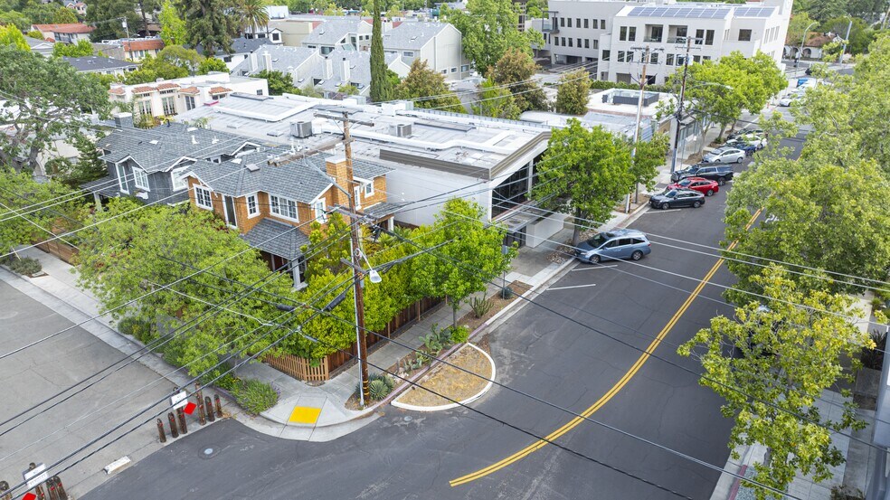 580 College Ave, Palo Alto, CA à vendre - Photo de l’immeuble – Image 2 sur 16