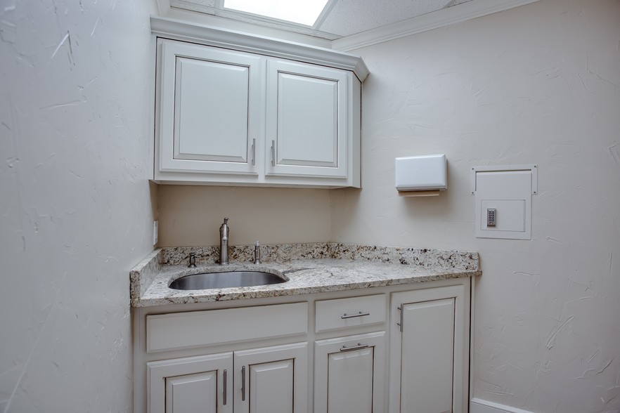 6824 Wayne Ave, Lubbock, TX à louer - Photo de l’immeuble – Image 3 sur 4