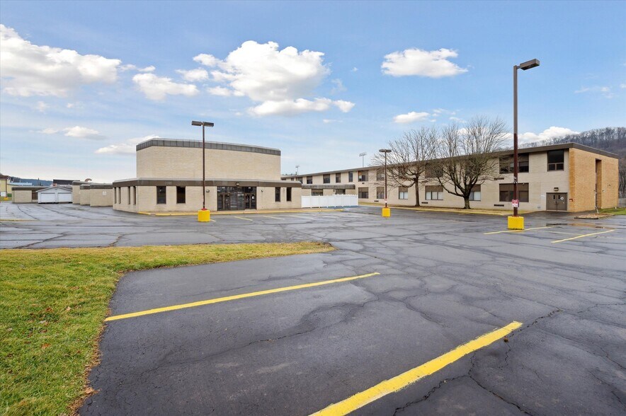 1200 Orr Ave, Kittanning, PA à vendre - Photo de l’immeuble – Image 3 sur 38