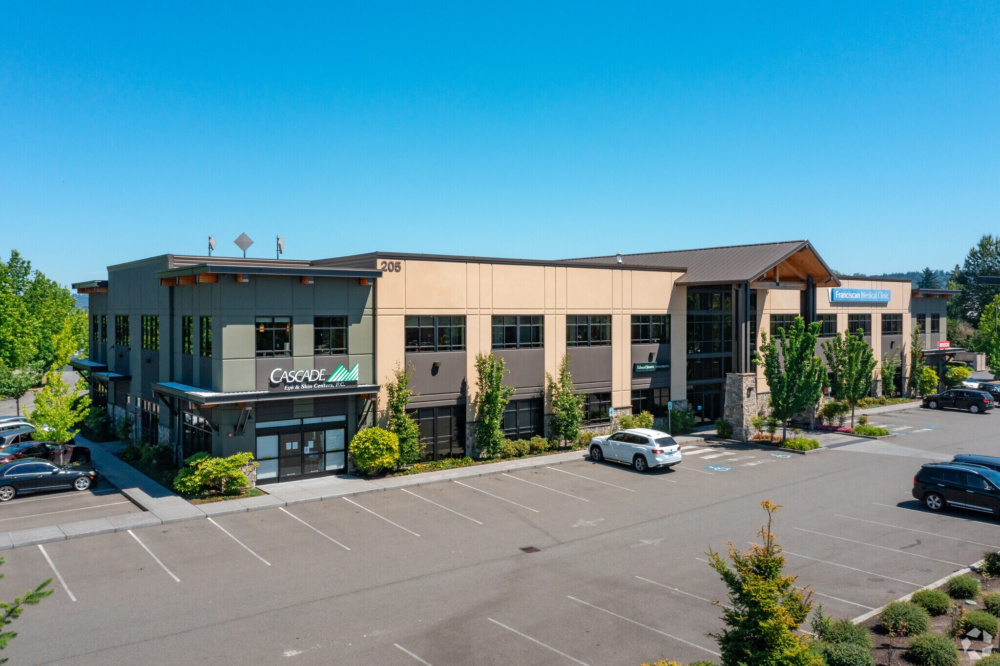 205 10th St NE, Auburn, WA à louer Photo de l’immeuble– Image 1 sur 4