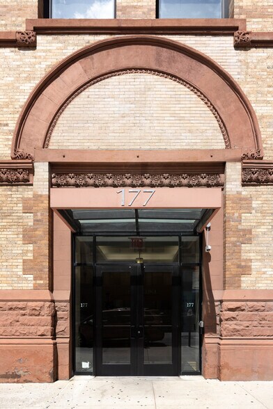 177 Livingston St, Brooklyn, NY à louer - Photo de l’immeuble – Image 3 sur 5