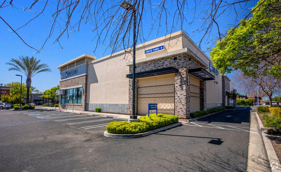 1707 McHenry Ave, Modesto, CA à vendre - Photo de l’immeuble – Image 3 sur 9