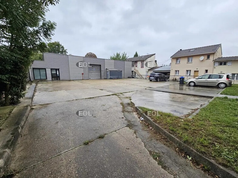 Local d'activités dans Villeneuve-Saint-Georges à vendre - Photo de l’immeuble – Image 3 sur 10