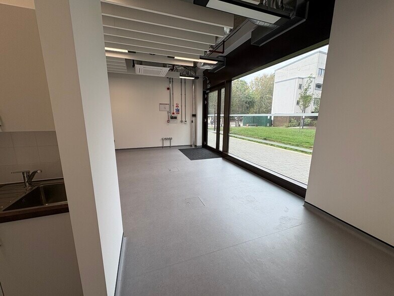 142 Thessaly Rd, Londres à louer - Photo de l’immeuble – Image 3 sur 6