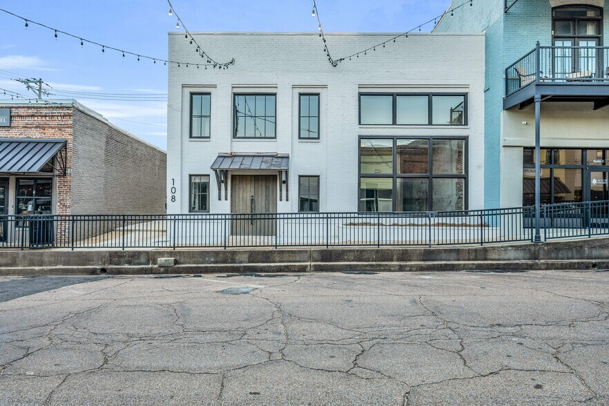 108 S Lafayette St, Starkville, MS à louer - Photo de l’immeuble – Image 2 sur 12