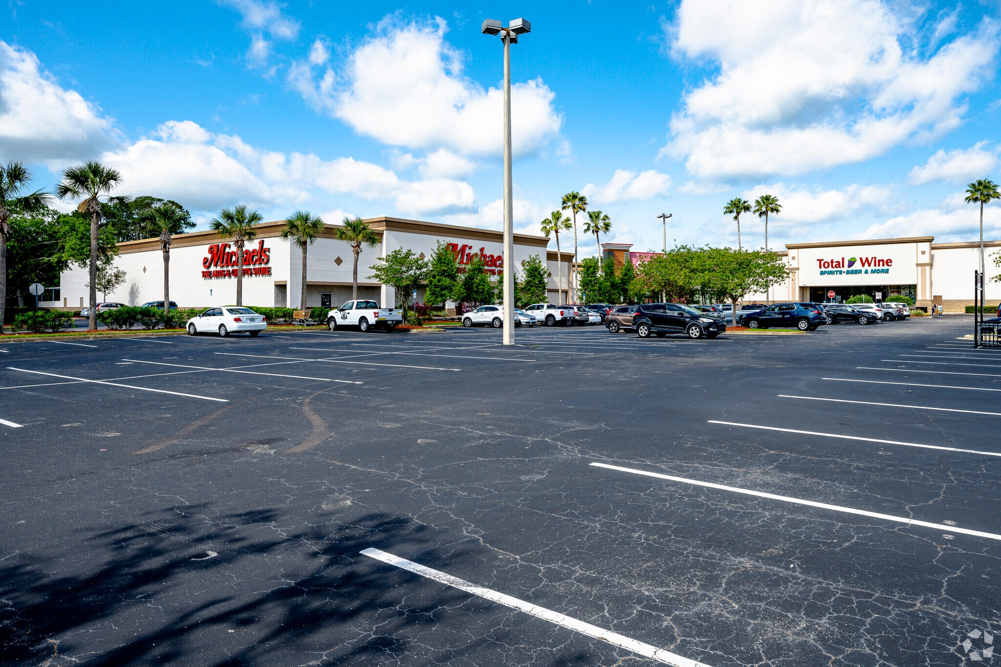 2500 W International Speedway Blvd, Daytona Beach, FL à louer Photo principale– Image 1 sur 14