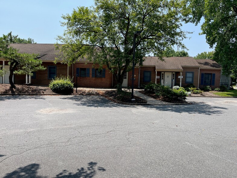 2275 Whitehorse Mercerville Rd, Hamilton, NJ à louer - Photo de l’immeuble – Image 3 sur 6
