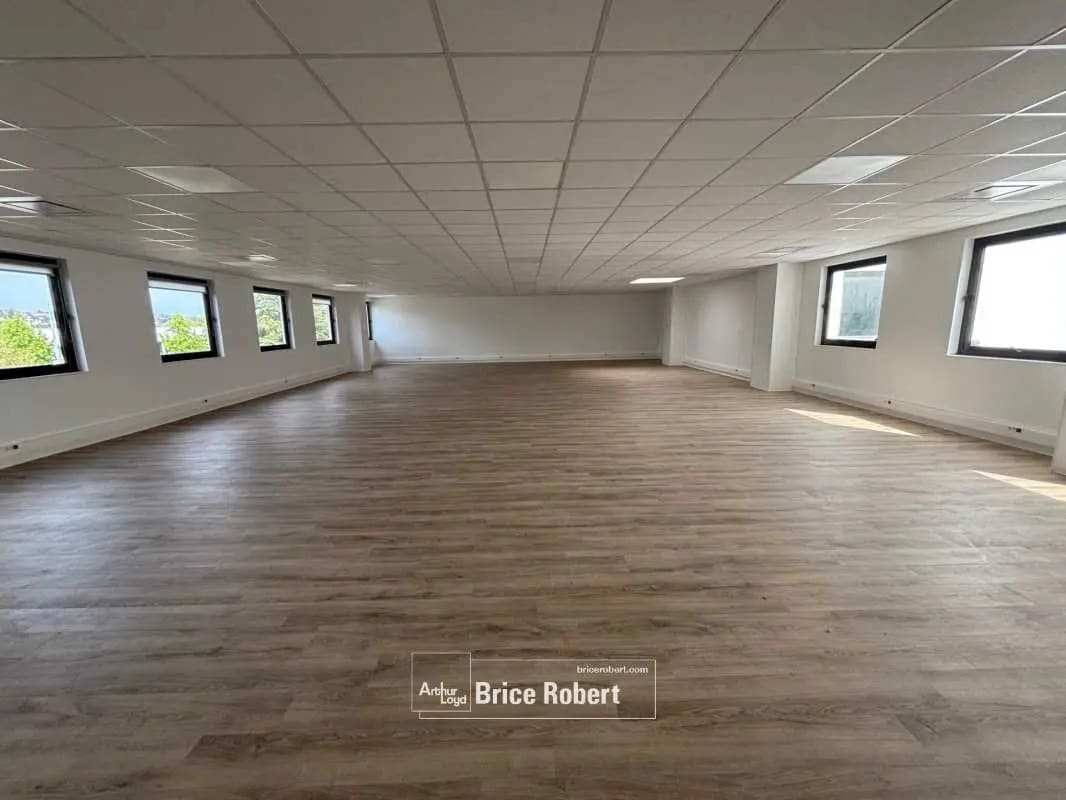 Bureau dans Limonest à louer Photo intérieure– Image 1 sur 5