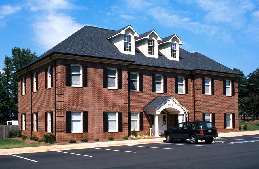9912 Monroe Rd, Matthews, NC à vendre - Photo principale – Image 1 sur 1