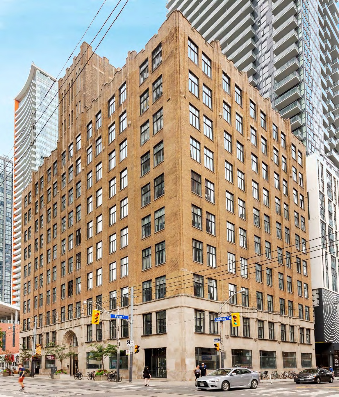 317 Adelaide St W, Toronto, ON à louer Photo de l’immeuble– Image 1 sur 7