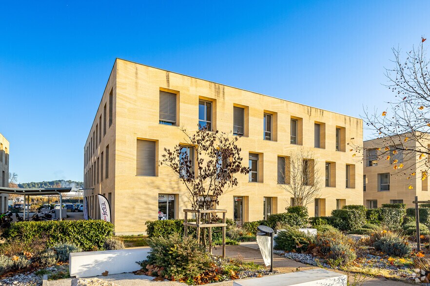 140 Avenue du 12 Juillet 1998, Aix-en-Provence à louer - Photo de l’immeuble – Image 2 sur 3