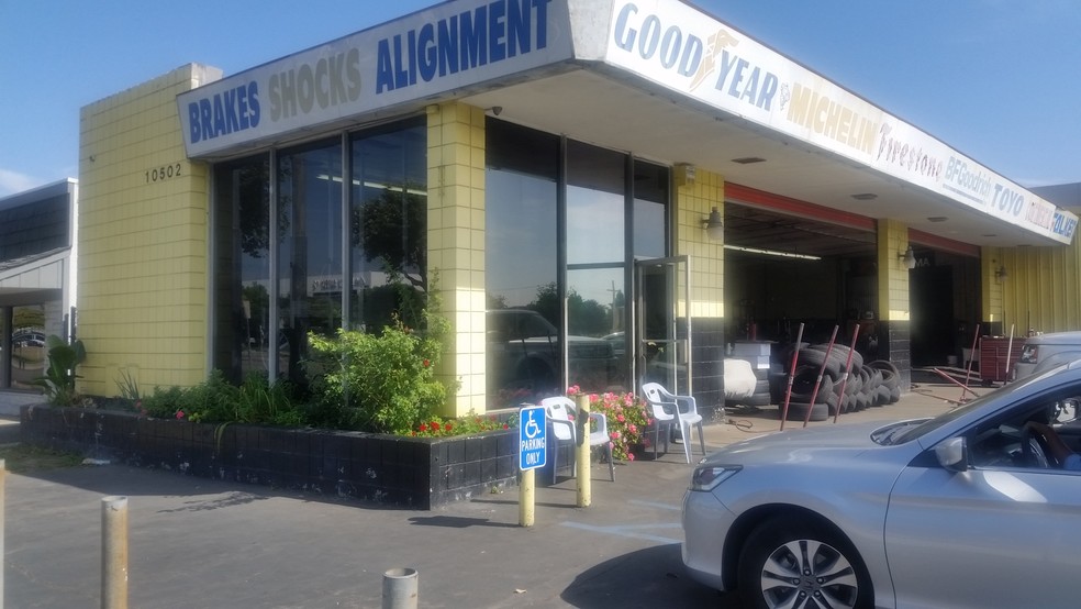 10502 Garden Grove Blvd, Garden Grove, CA à vendre - Photo de l’immeuble – Image 2 sur 4