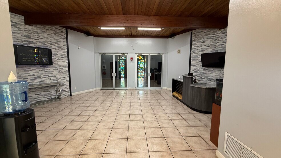 5000 Silver Star Rd, Orlando, FL à vendre - Photo de l’immeuble – Image 3 sur 25