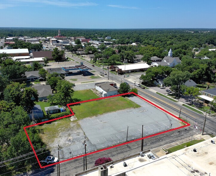 920 N Center St, Bonham, TX à vendre - Aérien – Image 1 sur 8