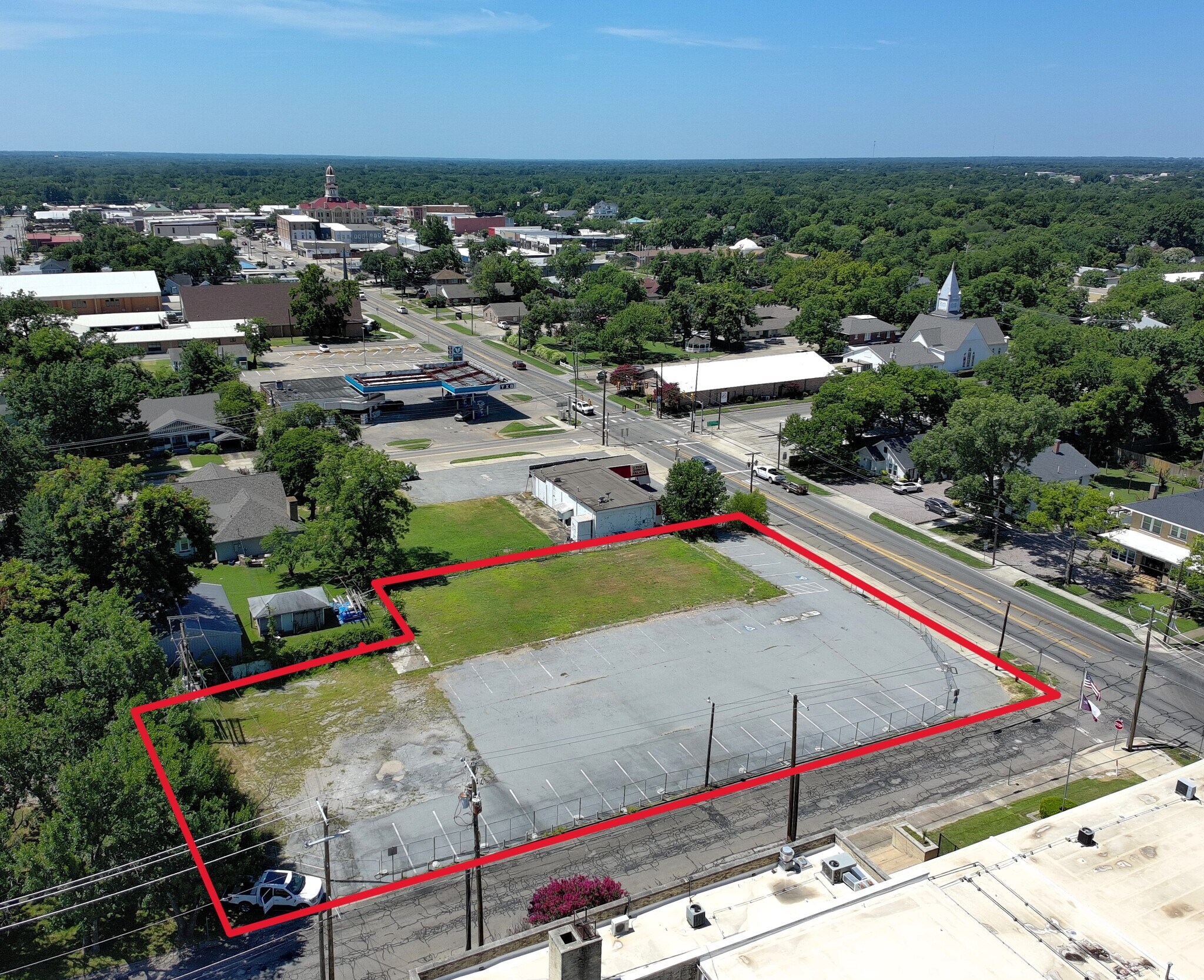 920 N Center St, Bonham, TX à vendre Aérien– Image 1 sur 9